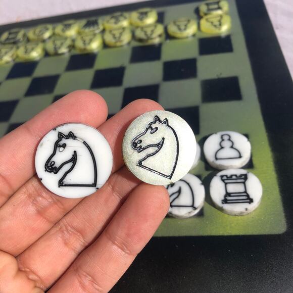 Chess Set - Sheen Green - Picture 9 of 9